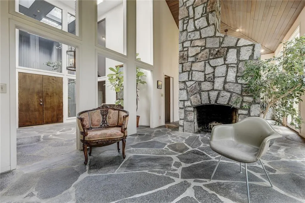6405 Riverside Drive, Atlanta, Georgia 30328, 5 Bedrooms Bedrooms, ,4 BathroomsBathrooms,Residential,Sold,6405 Riverside Drive,6119191