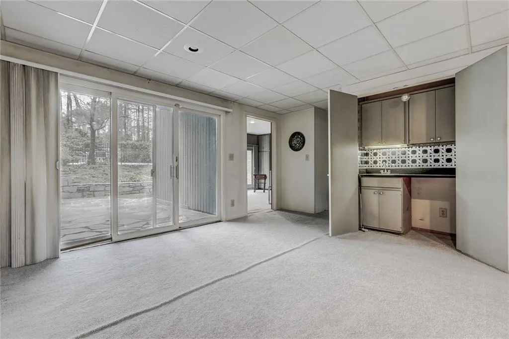 6405 Riverside Drive, Atlanta, Georgia 30328, 5 Bedrooms Bedrooms, ,4 BathroomsBathrooms,Residential,Sold,6405 Riverside Drive,6119191