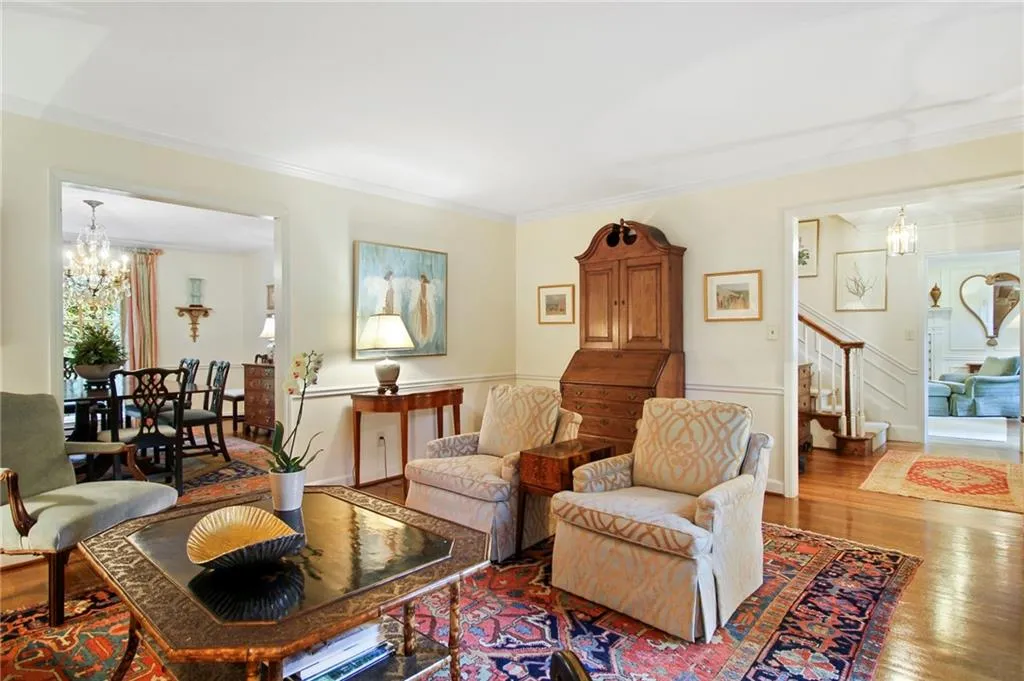 598 Chestnut Oak Court, Atlanta, Georgia 30327, 5 Bedrooms Bedrooms, ,3 BathroomsBathrooms,Residential,Sold,598 Chestnut Oak Court,6923801