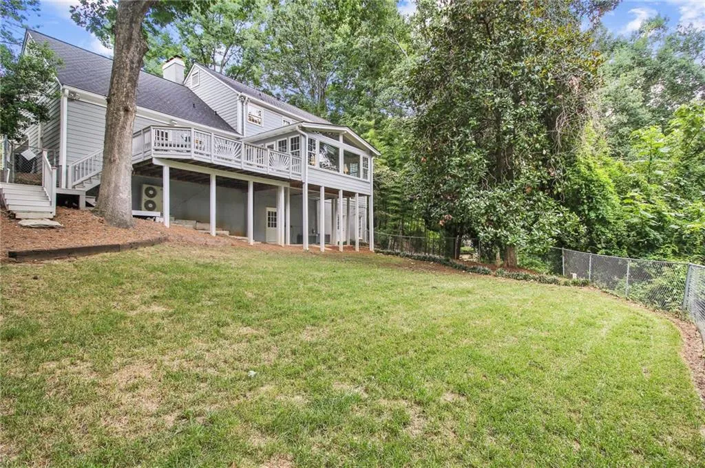 598 Chestnut Oak Court, Atlanta, Georgia 30327, 5 Bedrooms Bedrooms, ,3 BathroomsBathrooms,Residential,Sold,598 Chestnut Oak Court,6923801