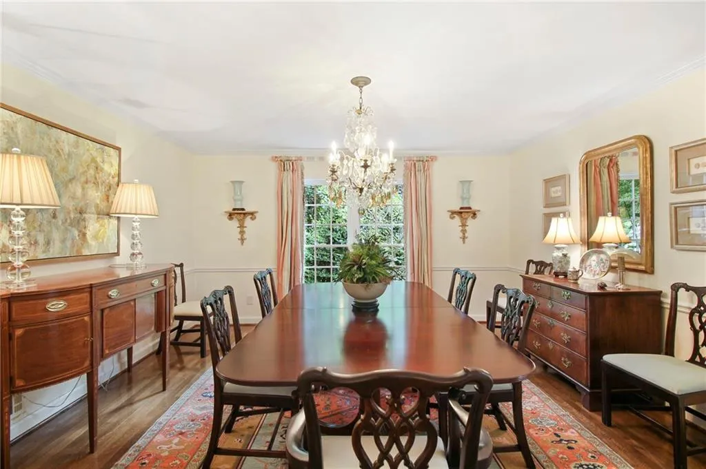 598 Chestnut Oak Court, Atlanta, Georgia 30327, 5 Bedrooms Bedrooms, ,3 BathroomsBathrooms,Residential,Sold,598 Chestnut Oak Court,6923801