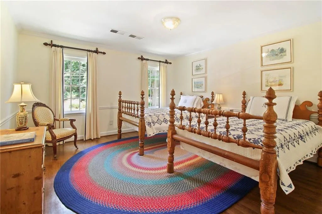 598 Chestnut Oak Court, Atlanta, Georgia 30327, 5 Bedrooms Bedrooms, ,3 BathroomsBathrooms,Residential,Sold,598 Chestnut Oak Court,6923801
