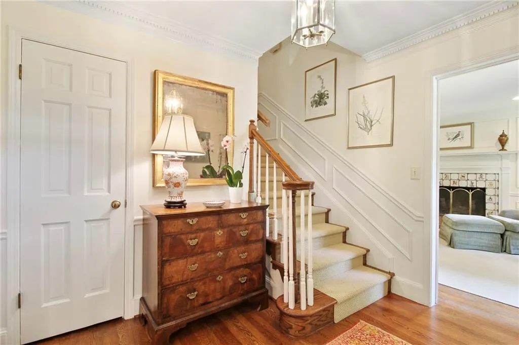 598 Chestnut Oak Court, Atlanta, Georgia 30327, 5 Bedrooms Bedrooms, ,3 BathroomsBathrooms,Residential,Sold,598 Chestnut Oak Court,6923801