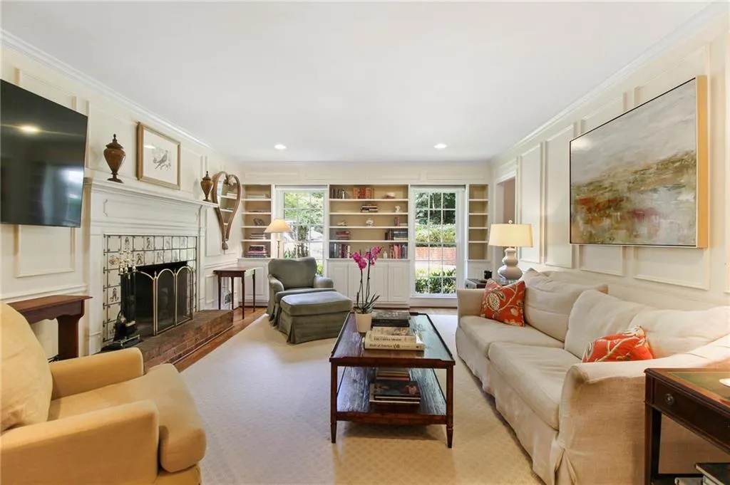 598 Chestnut Oak Court, Atlanta, Georgia 30327, 5 Bedrooms Bedrooms, ,3 BathroomsBathrooms,Residential,Sold,598 Chestnut Oak Court,6923801