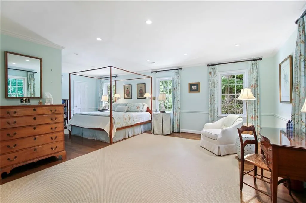 598 Chestnut Oak Court, Atlanta, Georgia 30327, 5 Bedrooms Bedrooms, ,3 BathroomsBathrooms,Residential,Sold,598 Chestnut Oak Court,6923801