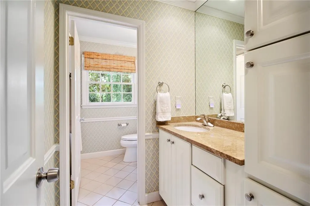 598 Chestnut Oak Court, Atlanta, Georgia 30327, 5 Bedrooms Bedrooms, ,3 BathroomsBathrooms,Residential,Sold,598 Chestnut Oak Court,6923801