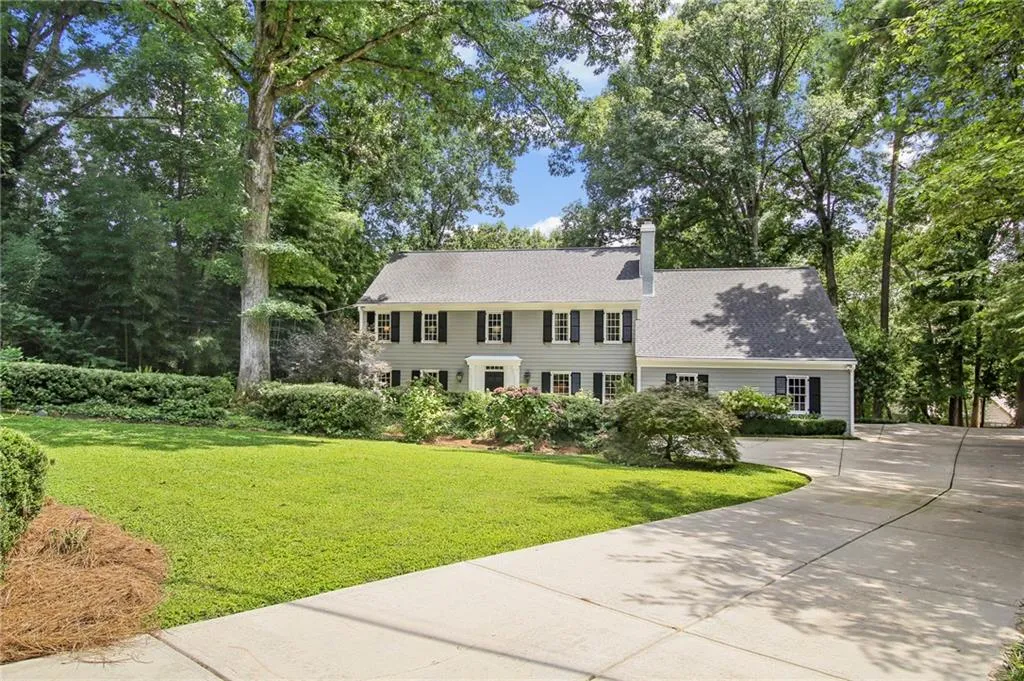 598 Chestnut Oak Court, Atlanta, Georgia 30327, 5 Bedrooms Bedrooms, ,3 BathroomsBathrooms,Residential,Sold,598 Chestnut Oak Court,6923801