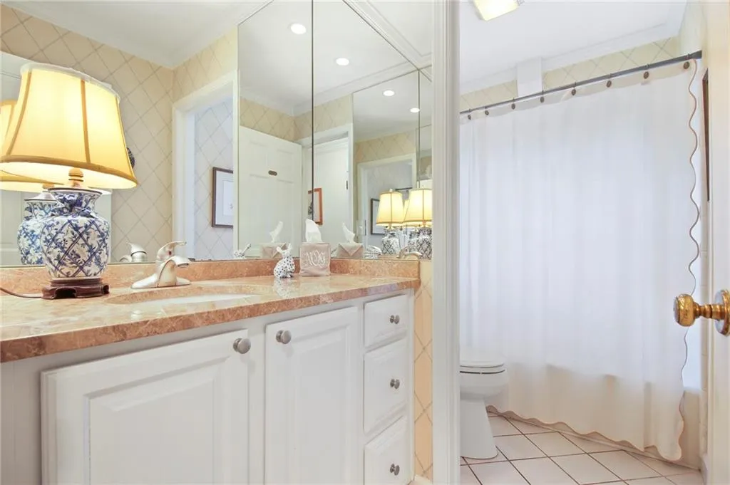 598 Chestnut Oak Court, Atlanta, Georgia 30327, 5 Bedrooms Bedrooms, ,3 BathroomsBathrooms,Residential,Sold,598 Chestnut Oak Court,6923801