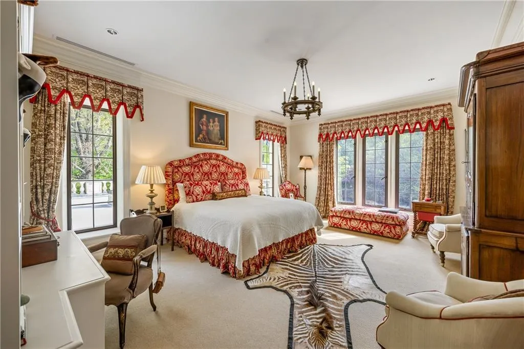 881 W Conway Drive Nw, Atlanta, Georgia 30327, 6 Bedrooms Bedrooms, 0 ,8 BathroomsBathrooms,Residential,For Sale,881 W Conway Drive Nw,7676978