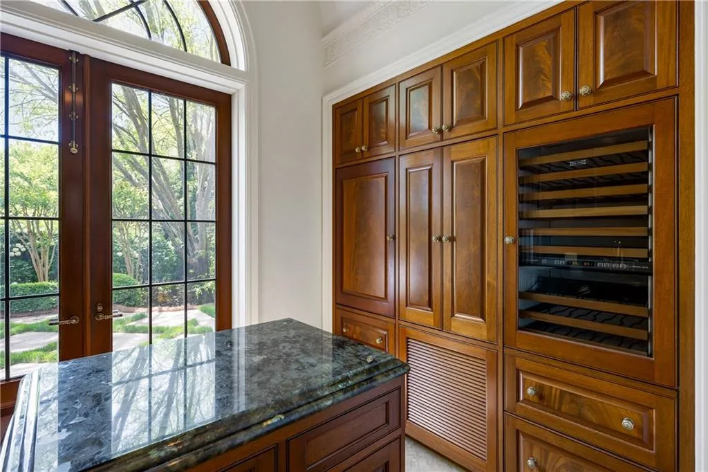 881 W Conway Drive Nw, Atlanta, Georgia 30327, 6 Bedrooms Bedrooms, 0 ,8 BathroomsBathrooms,Residential,For Sale,881 W Conway Drive Nw,7676978
