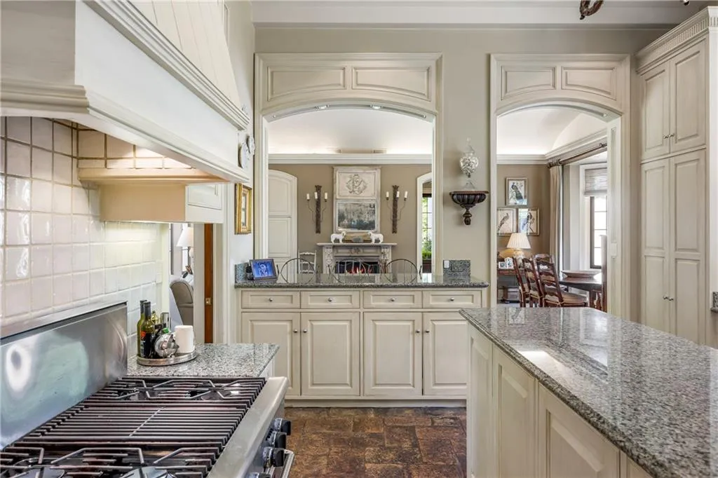 881 W Conway Drive Nw, Atlanta, Georgia 30327, 6 Bedrooms Bedrooms, 0 ,8 BathroomsBathrooms,Residential,For Sale,881 W Conway Drive Nw,7676978