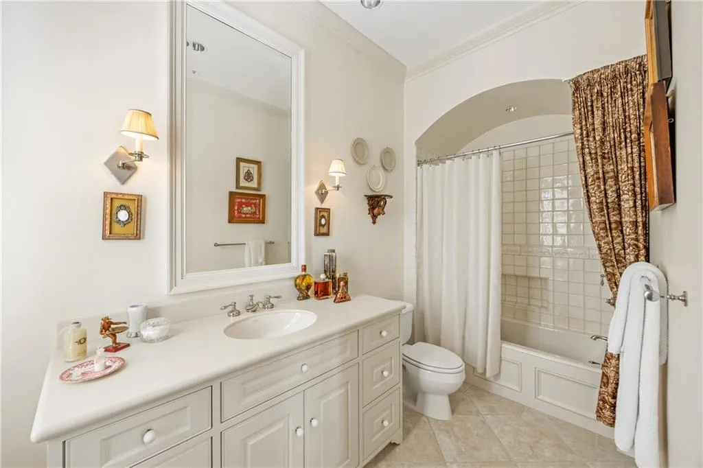 881 W Conway Drive Nw, Atlanta, Georgia 30327, 6 Bedrooms Bedrooms, 0 ,8 BathroomsBathrooms,Residential,For Sale,881 W Conway Drive Nw,7676978
