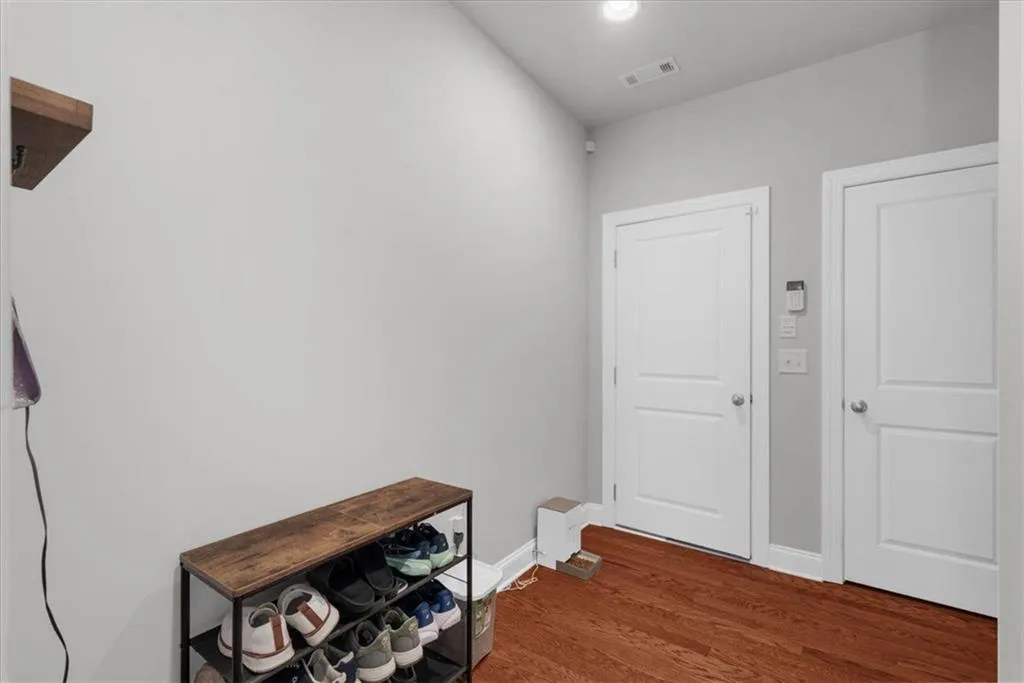 Atlanta, Georgia 30339, 3 Bedrooms Bedrooms, ,3 BathroomsBathrooms,Residential,For Sale,7624857