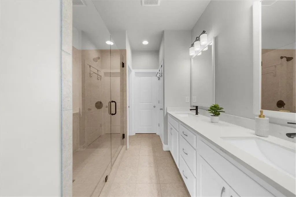 Atlanta, Georgia 30339, 3 Bedrooms Bedrooms, ,3 BathroomsBathrooms,Residential,For Sale,7624857