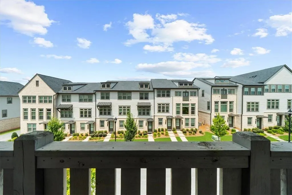Atlanta, Georgia 30339, 3 Bedrooms Bedrooms, ,3 BathroomsBathrooms,Residential,For Sale,7624857