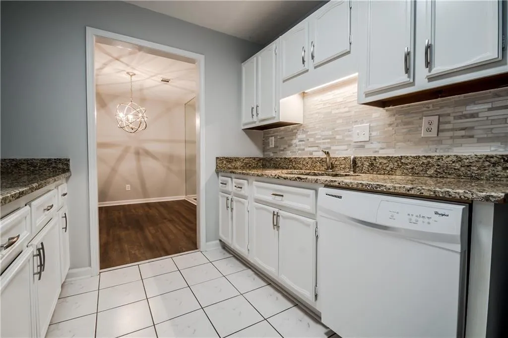 1504 Natchez Trace, Atlanta, Georgia 30350, 2 Bedrooms Bedrooms, ,2 BathroomsBathrooms,Residential,Sold,1504 Natchez Trace,5855021