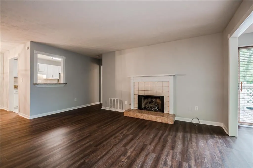 1504 Natchez Trace, Atlanta, Georgia 30350, 2 Bedrooms Bedrooms, ,2 BathroomsBathrooms,Residential,Sold,1504 Natchez Trace,5855021