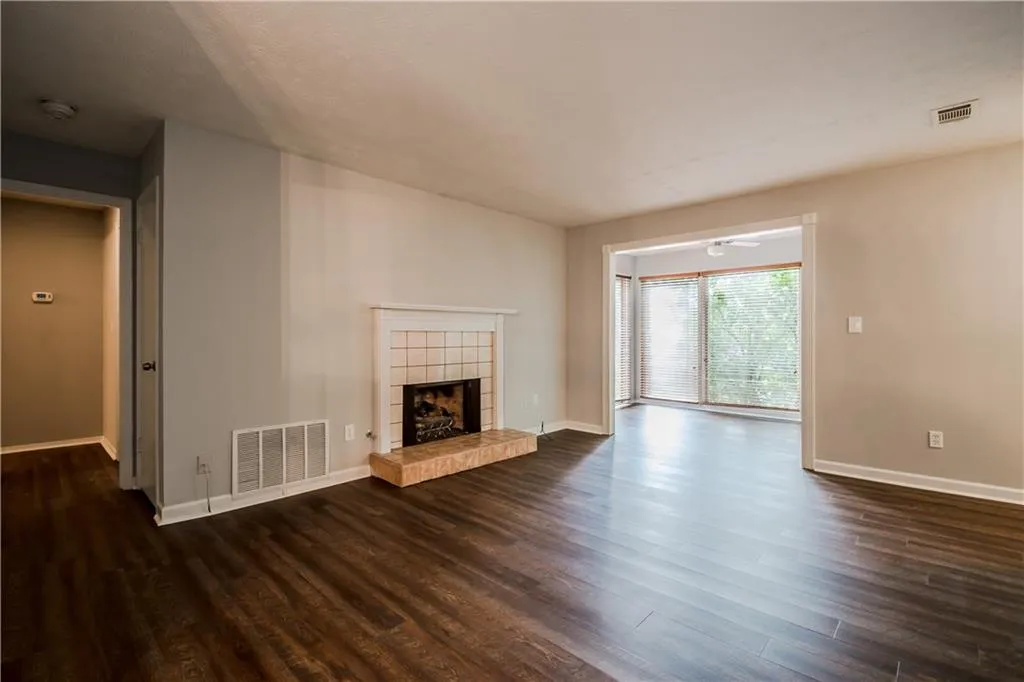 1504 Natchez Trace, Atlanta, Georgia 30350, 2 Bedrooms Bedrooms, ,2 BathroomsBathrooms,Residential,Sold,1504 Natchez Trace,5855021