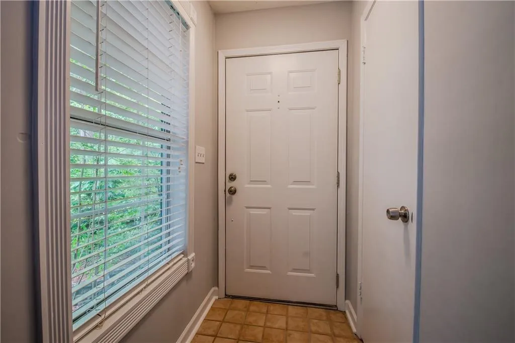 1504 Natchez Trace, Atlanta, Georgia 30350, 2 Bedrooms Bedrooms, ,2 BathroomsBathrooms,Residential,Sold,1504 Natchez Trace,5855021