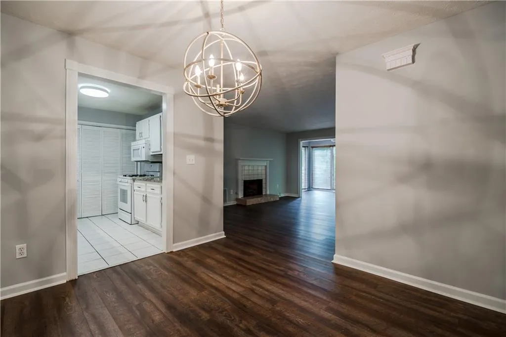 1504 Natchez Trace, Atlanta, Georgia 30350, 2 Bedrooms Bedrooms, ,2 BathroomsBathrooms,Residential,Sold,1504 Natchez Trace,5855021
