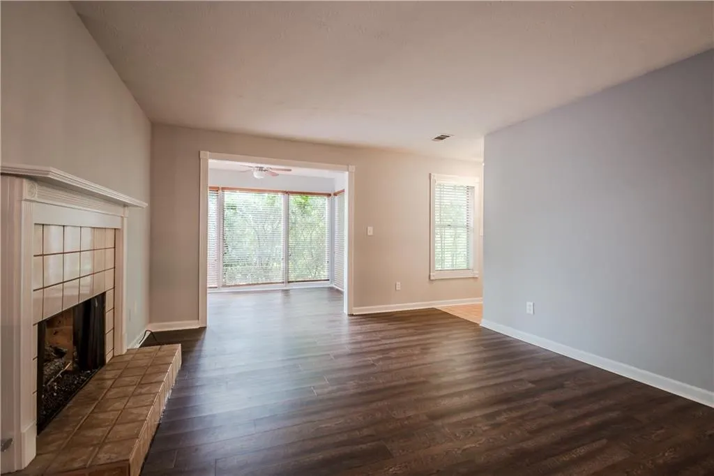 1504 Natchez Trace, Atlanta, Georgia 30350, 2 Bedrooms Bedrooms, ,2 BathroomsBathrooms,Residential,Sold,1504 Natchez Trace,5855021