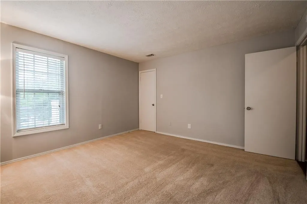 1504 Natchez Trace, Atlanta, Georgia 30350, 2 Bedrooms Bedrooms, ,2 BathroomsBathrooms,Residential,Sold,1504 Natchez Trace,5855021