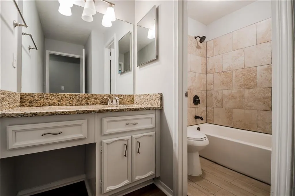 1504 Natchez Trace, Atlanta, Georgia 30350, 2 Bedrooms Bedrooms, ,2 BathroomsBathrooms,Residential,Sold,1504 Natchez Trace,5855021