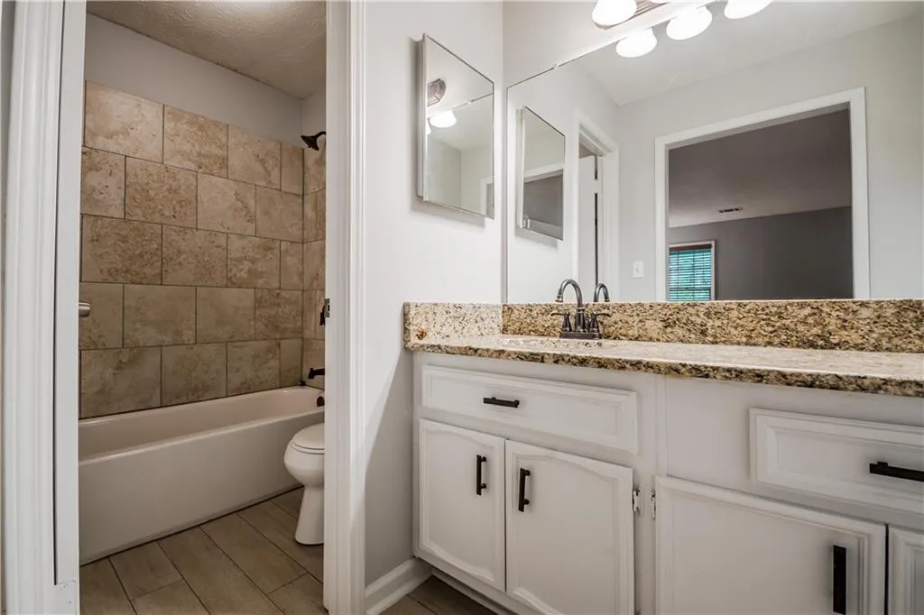 1504 Natchez Trace, Atlanta, Georgia 30350, 2 Bedrooms Bedrooms, ,2 BathroomsBathrooms,Residential,Sold,1504 Natchez Trace,5855021