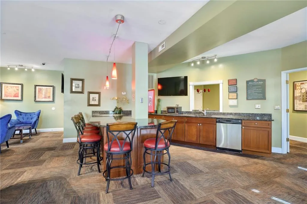 Host a party or have a meeting in the clubchouse or business center