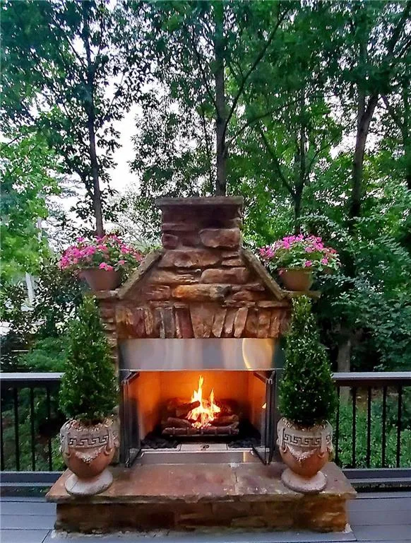 310 Mystic Ridge Lane, Sandy Springs, Georgia 30342, 4 Bedrooms Bedrooms, ,3 BathroomsBathrooms,Residential,Sold,310 Mystic Ridge Lane,6823979