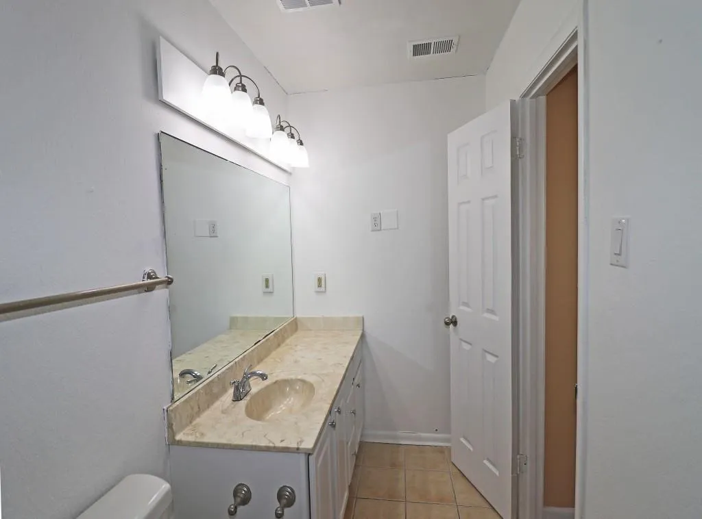 6900 Roswell Road Unit G6, Sandy Springs, Georgia 30328, 3 Bedrooms Bedrooms, ,2 BathroomsBathrooms,Residential,Sold,6900 Roswell Road Unit G6,6975506