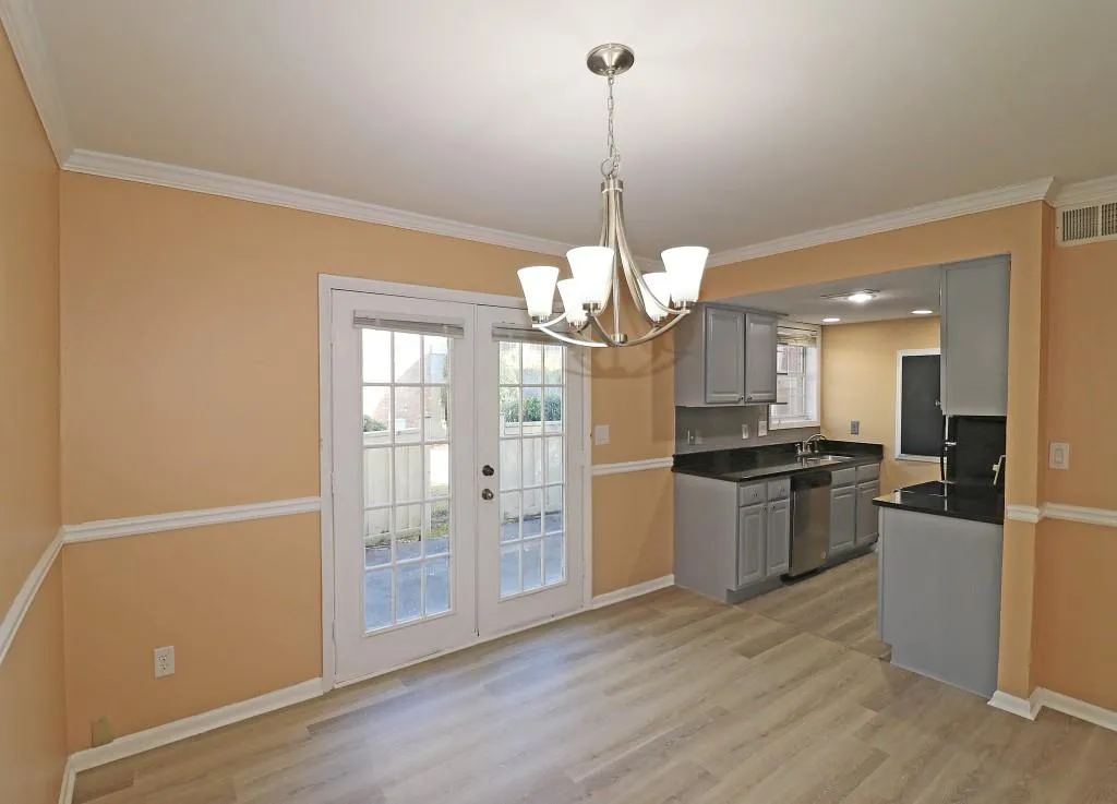 6900 Roswell Road Unit G6, Sandy Springs, Georgia 30328, 3 Bedrooms Bedrooms, ,2 BathroomsBathrooms,Residential,Sold,6900 Roswell Road Unit G6,6975506