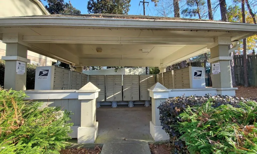 6900 Roswell Road Unit G6, Sandy Springs, Georgia 30328, 3 Bedrooms Bedrooms, ,2 BathroomsBathrooms,Residential,Sold,6900 Roswell Road Unit G6,6975506