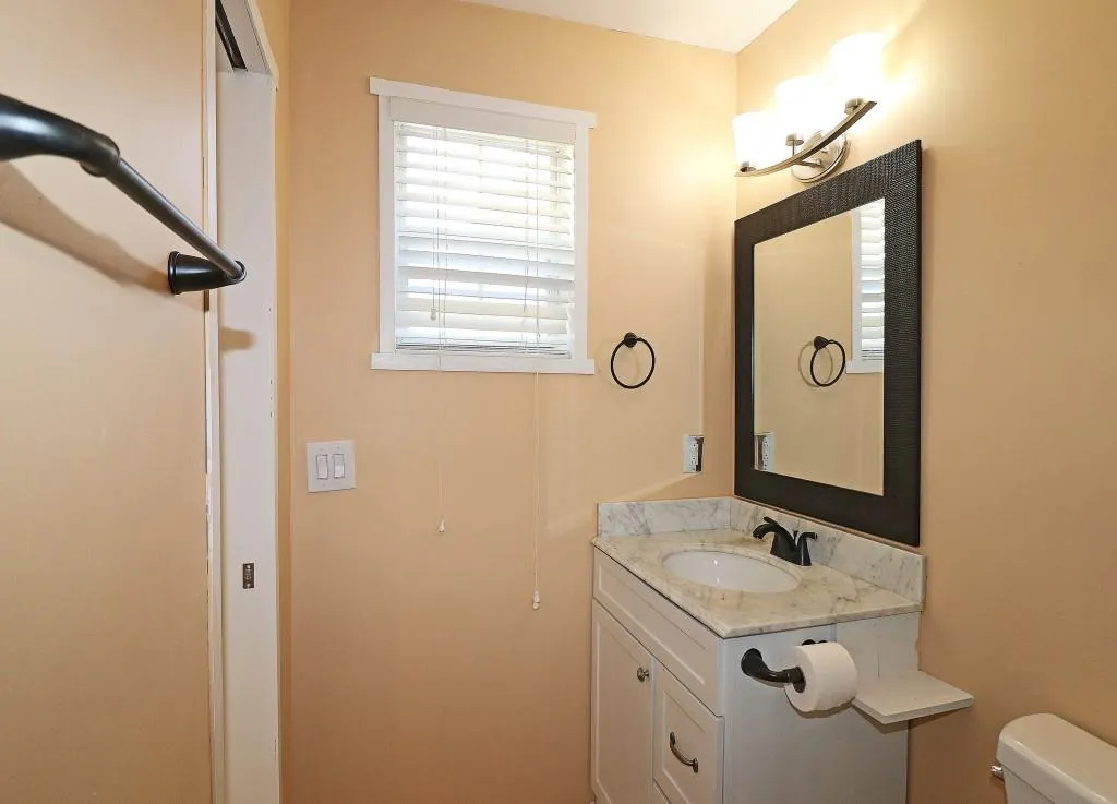 6900 Roswell Road Unit G6, Sandy Springs, Georgia 30328, 3 Bedrooms Bedrooms, ,2 BathroomsBathrooms,Residential,Sold,6900 Roswell Road Unit G6,6975506