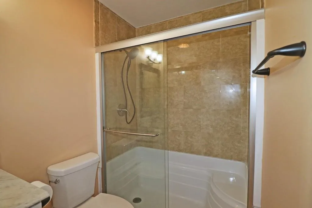 6900 Roswell Road Unit G6, Sandy Springs, Georgia 30328, 3 Bedrooms Bedrooms, ,2 BathroomsBathrooms,Residential,Sold,6900 Roswell Road Unit G6,6975506