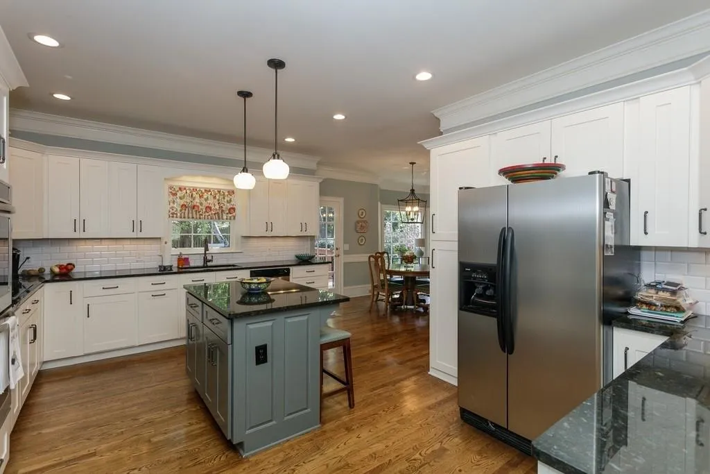 7575 Wolf Brook Drive, Sandy Springs, Georgia 30350, 4 Bedrooms Bedrooms, ,4 BathroomsBathrooms,Residential,Sold,7575 Wolf Brook Drive,6711069