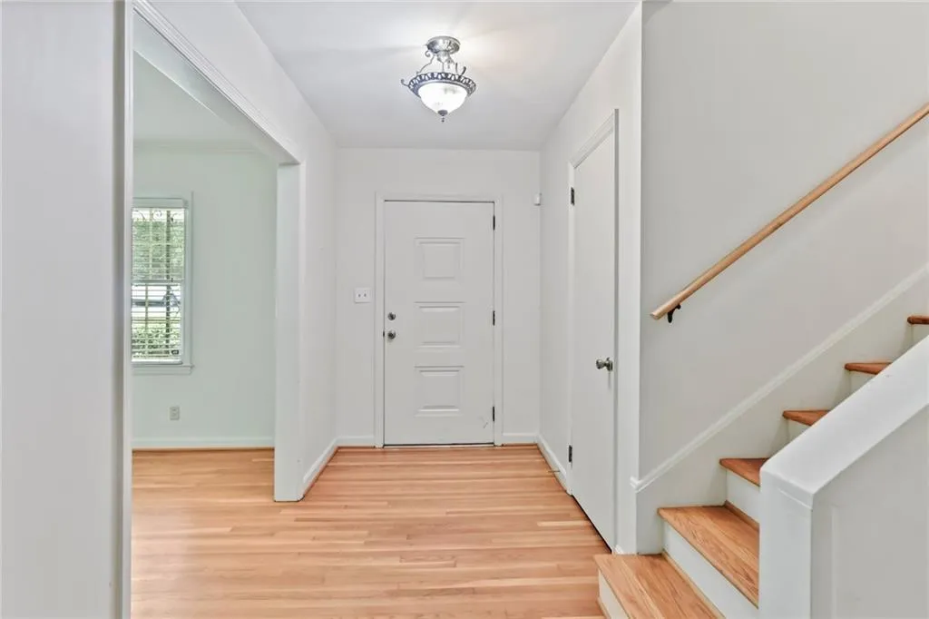 910 Starlight Drive, Atlanta, Georgia 30342, 4 Bedrooms Bedrooms, ,2 BathroomsBathrooms,Residential,Sold,910 Starlight Drive,6918874