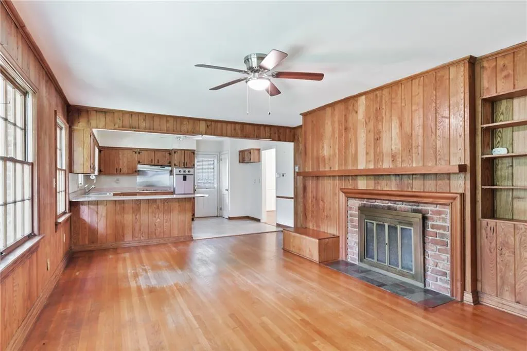 910 Starlight Drive, Atlanta, Georgia 30342, 4 Bedrooms Bedrooms, ,2 BathroomsBathrooms,Residential,Sold,910 Starlight Drive,6918874