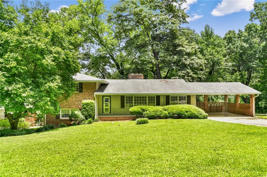 910 Starlight Drive, Atlanta, Georgia 30342, 4 Bedrooms Bedrooms, ,2 BathroomsBathrooms,Residential,Sold,910 Starlight Drive,6918874