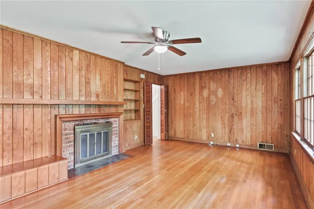 910 Starlight Drive, Atlanta, Georgia 30342, 4 Bedrooms Bedrooms, ,2 BathroomsBathrooms,Residential,Sold,910 Starlight Drive,6918874
