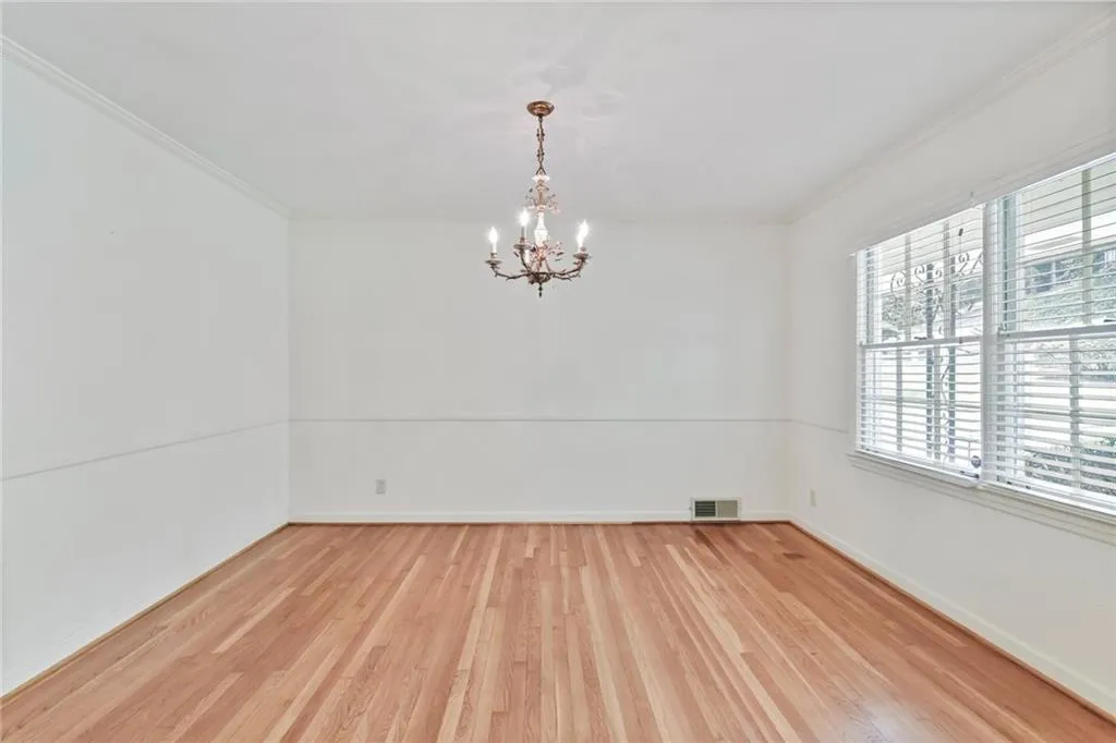 910 Starlight Drive, Atlanta, Georgia 30342, 4 Bedrooms Bedrooms, ,2 BathroomsBathrooms,Residential,Sold,910 Starlight Drive,6918874