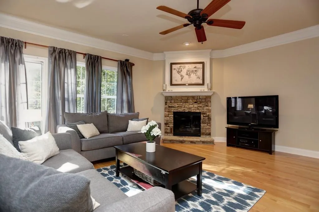 7927 Kiverton Place, Sandy Springs, Georgia 30350, 3 Bedrooms Bedrooms, ,3 BathroomsBathrooms,Residential,Sold,7927 Kiverton Place,5760082