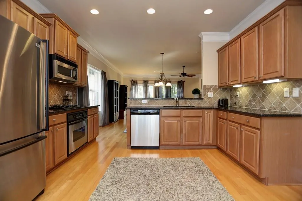 7927 Kiverton Place, Sandy Springs, Georgia 30350, 3 Bedrooms Bedrooms, ,3 BathroomsBathrooms,Residential,Sold,7927 Kiverton Place,5760082