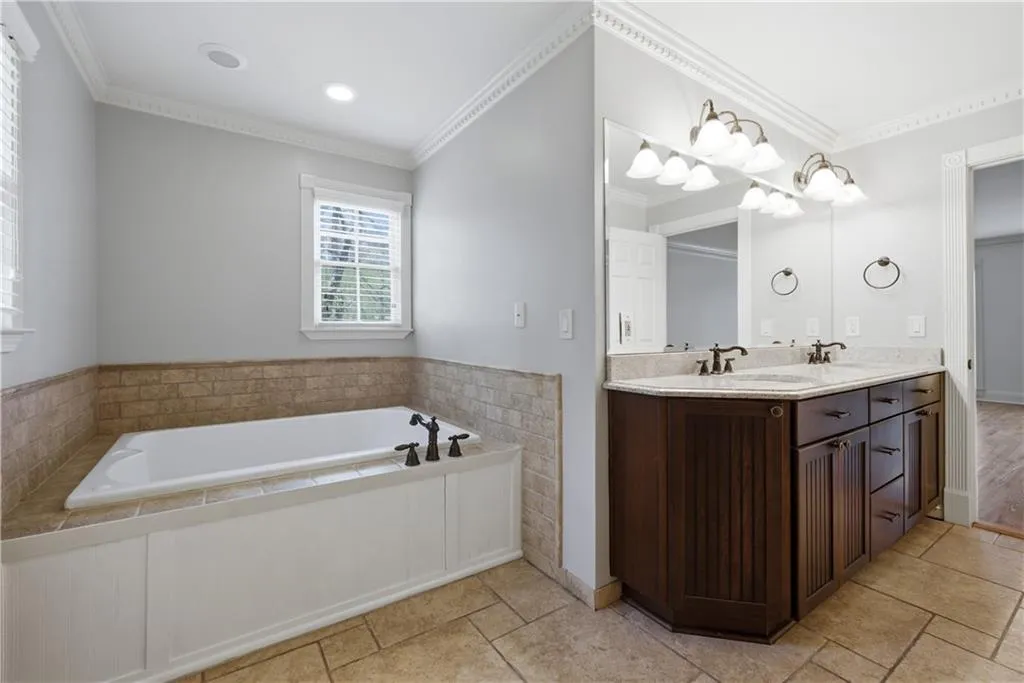 115 Blenheim Place, Atlanta, Georgia 30350, 5 Bedrooms Bedrooms, ,4 BathroomsBathrooms,Residential,Sold,115 Blenheim Place,7745879