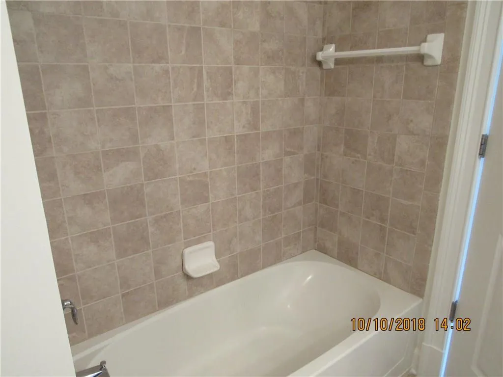 200 River Vista Drive Unit 628, Atlanta, Georgia 30339, 2 Bedrooms Bedrooms, ,2 BathroomsBathrooms,Residential,Sold,200 River Vista Drive Unit 628,6085055