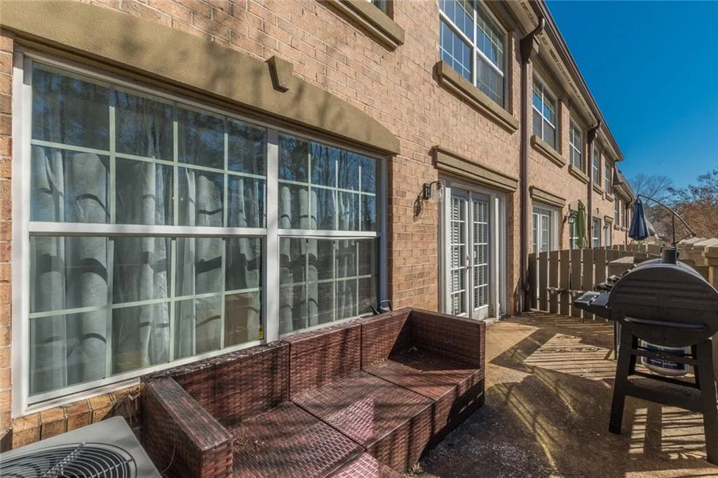 6980 Roswell Road Unit E6, Sandy Springs, Georgia 30328, 2 Bedrooms Bedrooms, ,2 BathroomsBathrooms,Residential,Sold,6980 Roswell Road Unit E6,6849687