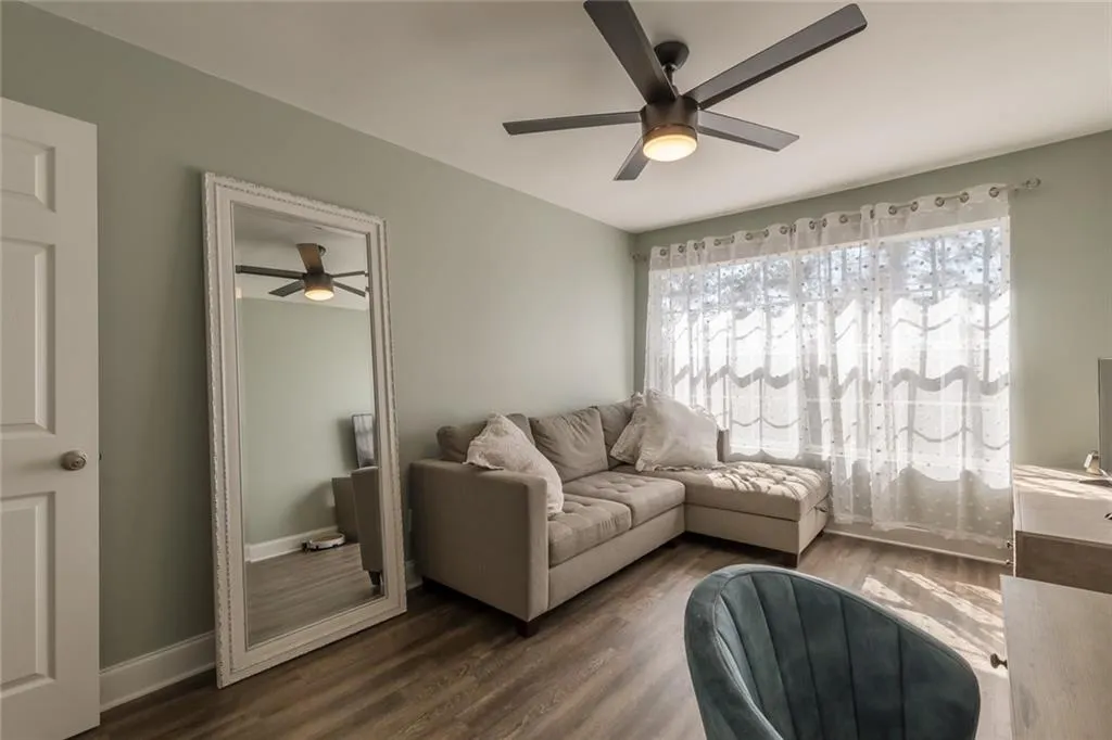 6980 Roswell Road Unit E6, Sandy Springs, Georgia 30328, 2 Bedrooms Bedrooms, ,2 BathroomsBathrooms,Residential,Sold,6980 Roswell Road Unit E6,6849687