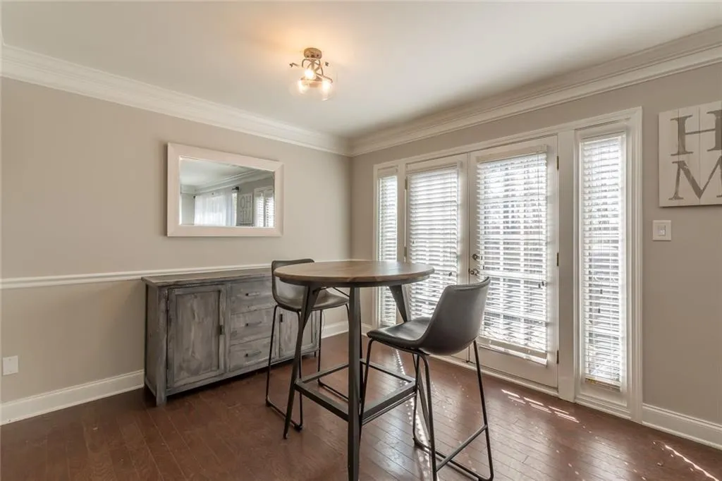 6980 Roswell Road Unit E6, Sandy Springs, Georgia 30328, 2 Bedrooms Bedrooms, ,2 BathroomsBathrooms,Residential,Sold,6980 Roswell Road Unit E6,6849687