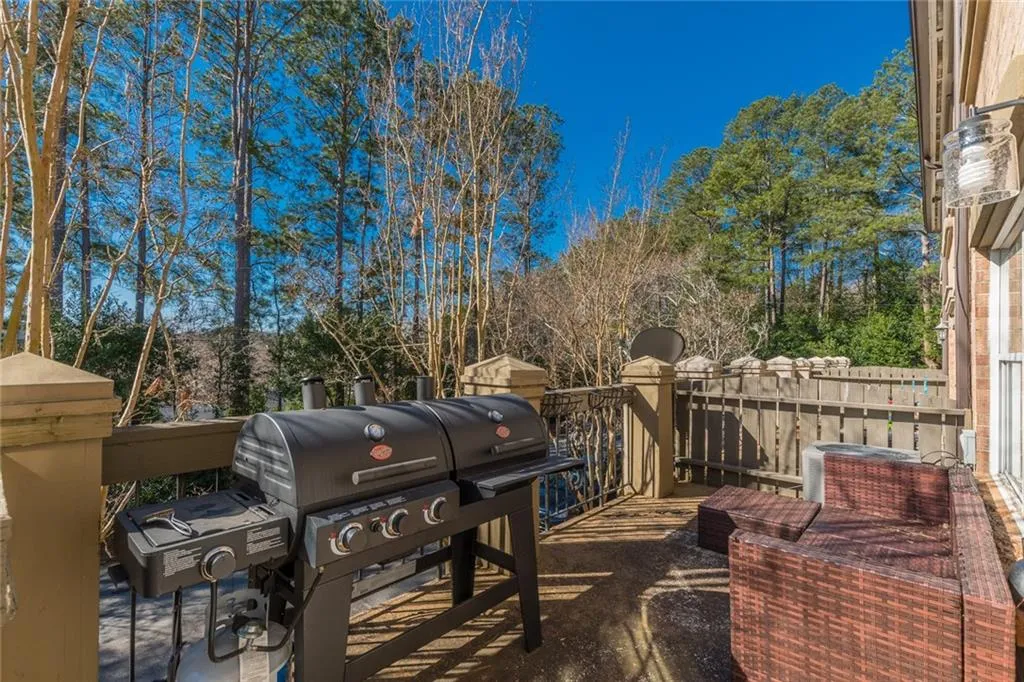 6980 Roswell Road Unit E6, Sandy Springs, Georgia 30328, 2 Bedrooms Bedrooms, ,2 BathroomsBathrooms,Residential,Sold,6980 Roswell Road Unit E6,6849687