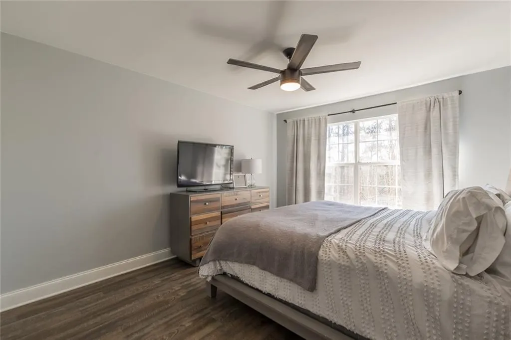 6980 Roswell Road Unit E6, Sandy Springs, Georgia 30328, 2 Bedrooms Bedrooms, ,2 BathroomsBathrooms,Residential,Sold,6980 Roswell Road Unit E6,6849687